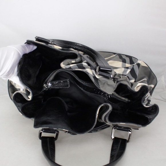 BURBERRY #20978 Grey Checkered Tote - Picture 2 of 8